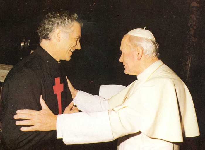 Papst Johannes Paul II und Pater Calisto Vendrame