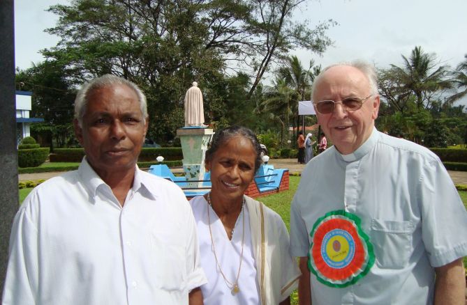 Eltern von Pater Biju mit P. Leonhard Gregotsch