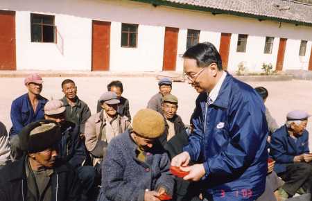 Pater Matteo Kao unterstützt die Leprakranken